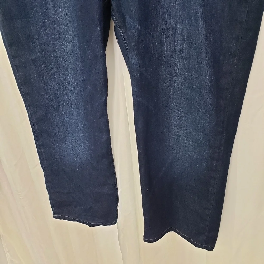 Joe's Jeans Men's The Classic fit denim jeans size 38